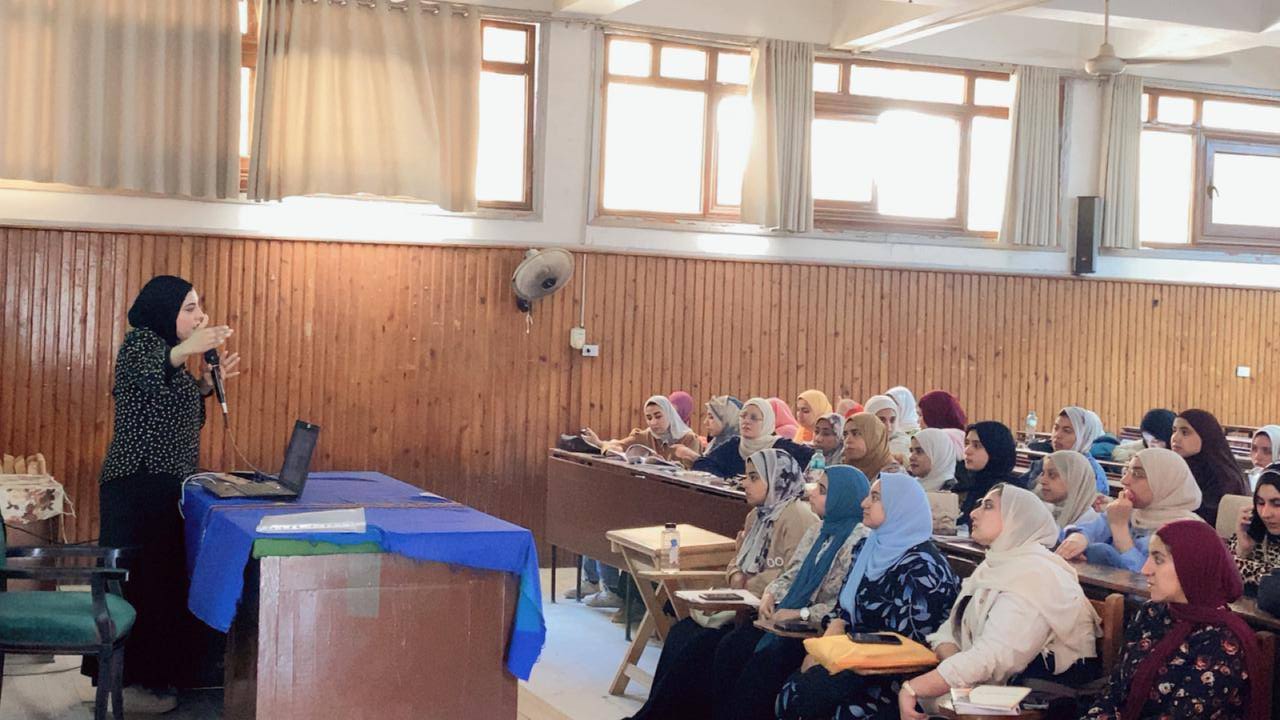 التوعية بمشروع محو الأمية كمشروع قومي ومتطلب للتخرج
