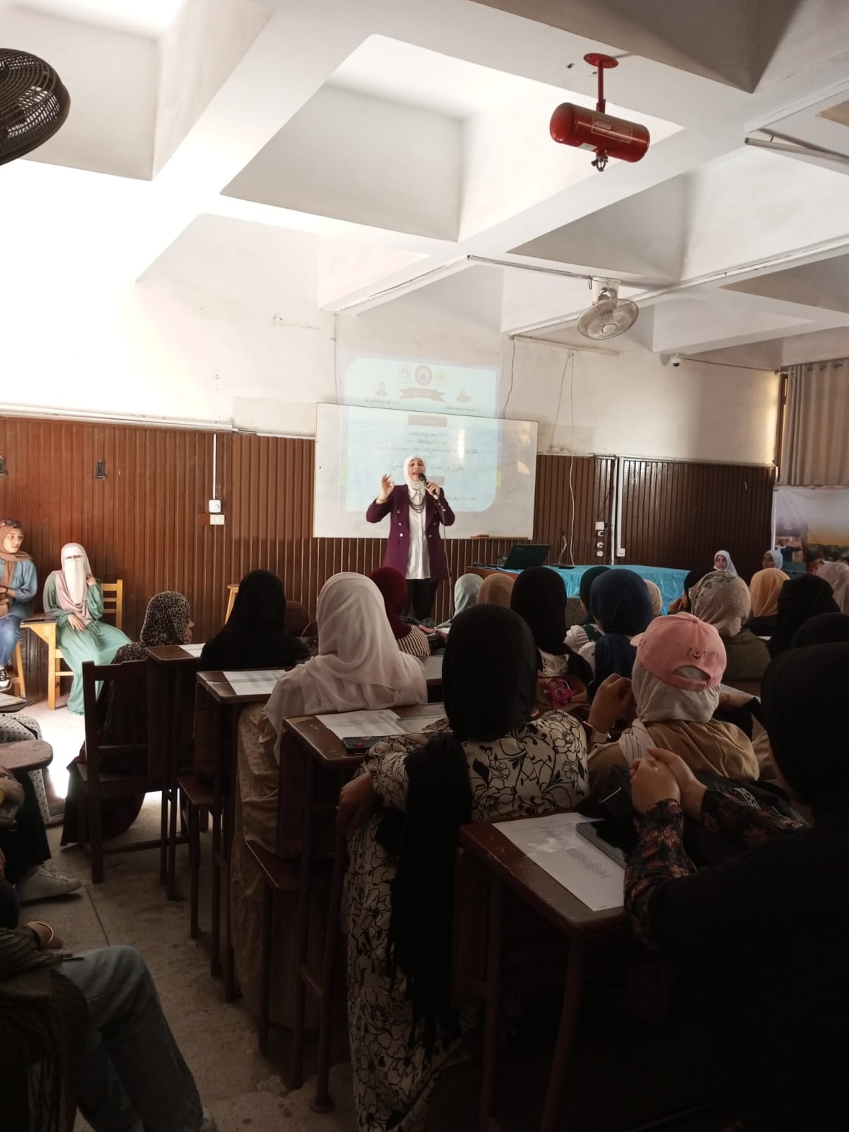 ندوة بعنوان: حقوق وواجبات الطالب الجامعي